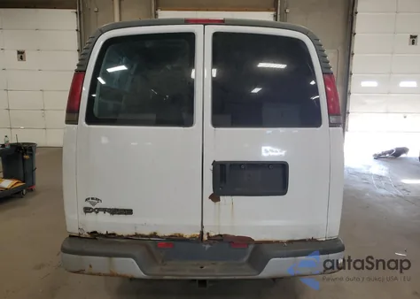 2002 Chevrolet Express G3500 from USA, damaged, VIN 1GCHG35R521233358